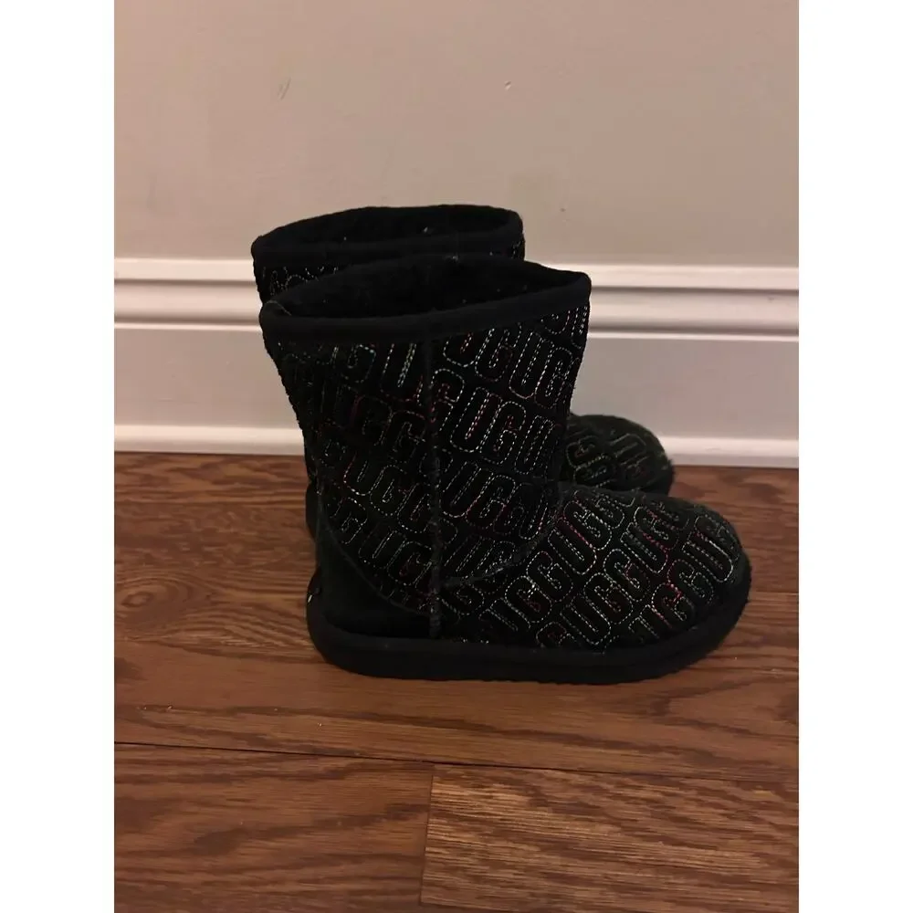 Ugg Girls Size 1 Classic II Black Graphic Stitch Sheepskin Suede Boots